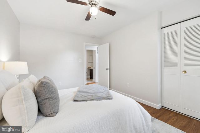 11172 FOREST EDGE DR, Reston, VA 20190