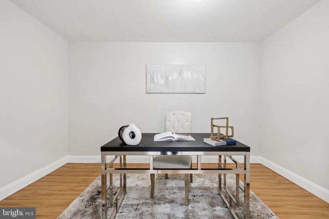 11172 FOREST EDGE DR, Reston, VA 20190