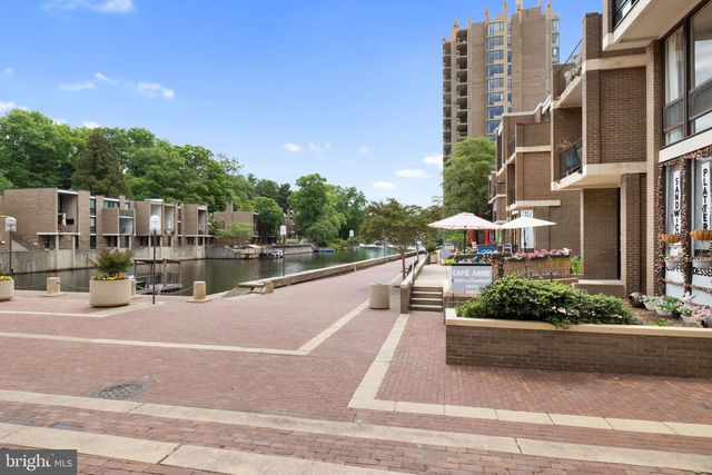 11172 FOREST EDGE DR, Reston, VA 20190