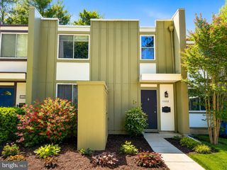 11172 FOREST EDGE DR, Reston, VA 20190