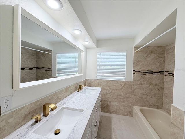 1827 OKLAHOMA AVENUE NE, St Petersburg, FL 33703