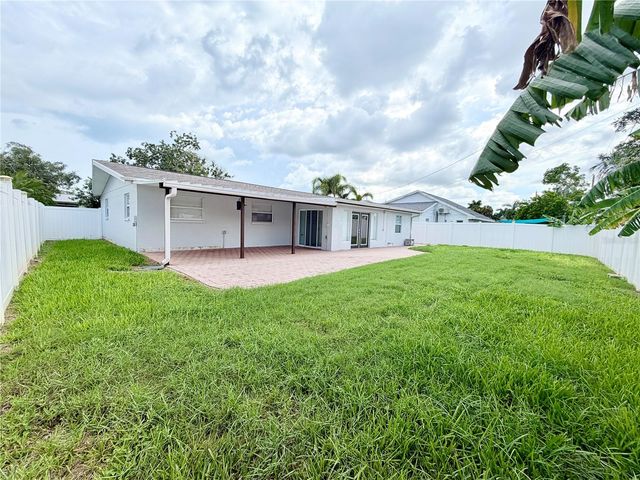1827 OKLAHOMA AVENUE NE, St Petersburg, FL 33703