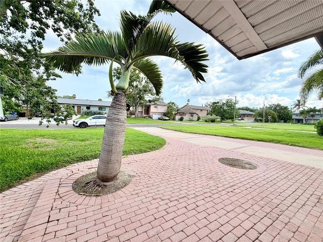 1827 OKLAHOMA AVENUE NE, St Petersburg, FL 33703