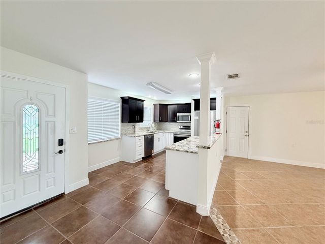 1827 OKLAHOMA AVENUE NE, St Petersburg, FL 33703