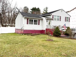 10 Northbrook Road, Spring Valley, NY 10977