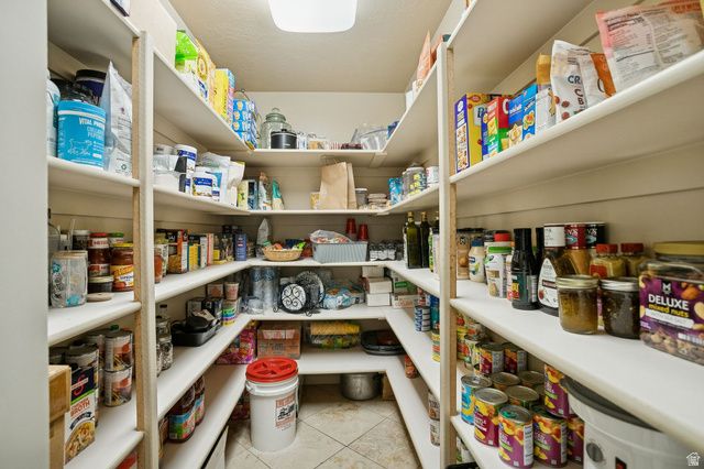 1397 W 9950 S, South Jordan, UT 84095