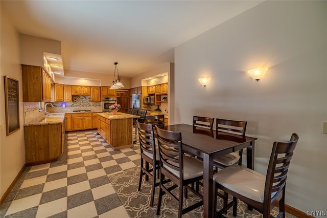 7322 Dartmoor Crossing, Manlius, NY 13066
