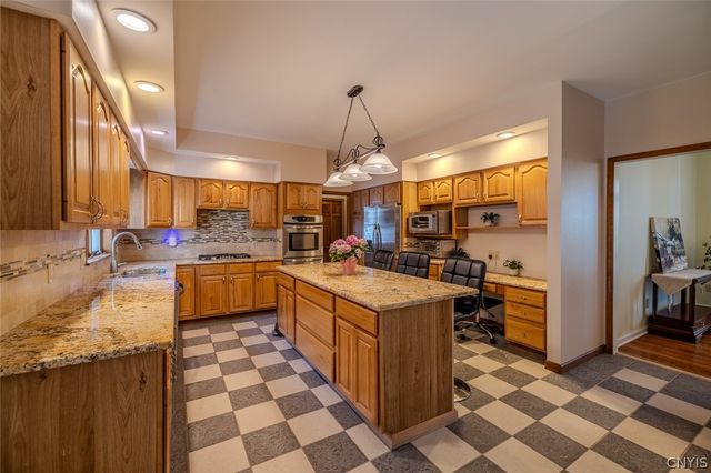 7322 Dartmoor Crossing, Manlius, NY 13066