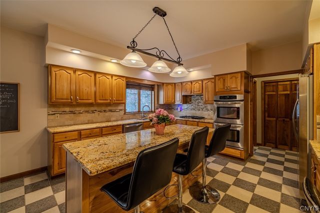 7322 Dartmoor Crossing, Manlius, NY 13066