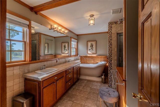 7322 Dartmoor Crossing, Manlius, NY 13066