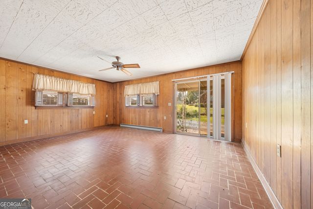 868 Fairview Avenue, Hartwell, GA 30643