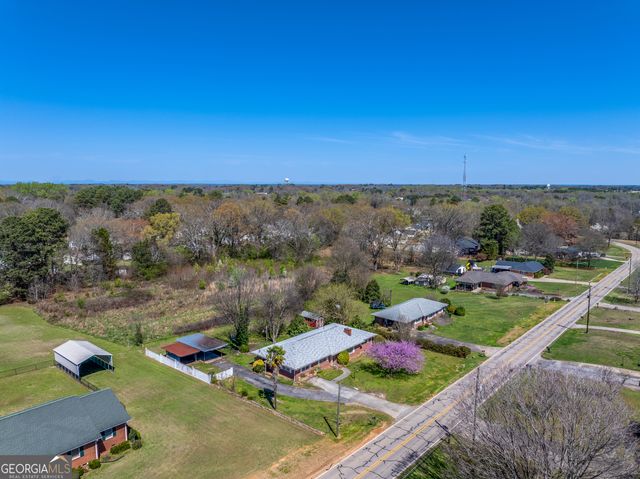 868 Fairview Avenue, Hartwell, GA 30643