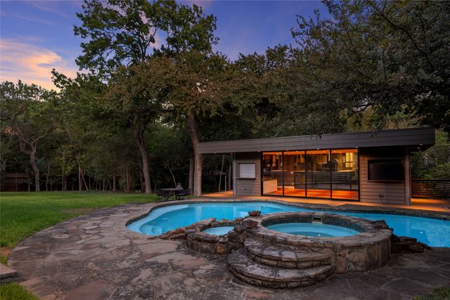 11438 E Ricks Circle, Dallas, TX 75230