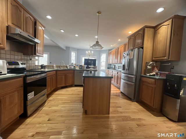 7 Old Town Road, Seymour, CT 06483