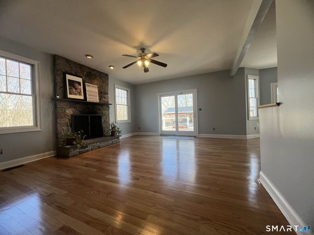 7 Old Town Road, Seymour, CT 06483