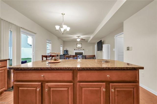 589 Leonard LN, Newport News, VA 23601