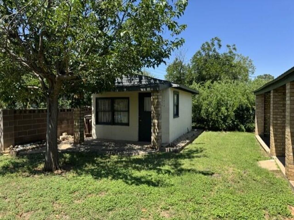 Image 20 of property listing at 2493 Culver Avenue, San Angelo, TX 76904