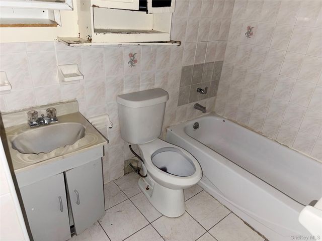 157-15 110th Avenue, Jamaica, NY 11433