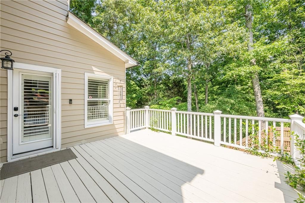 Image 11 of property listing at 3440 Canyon Oak Way, Cumming, GA 30041