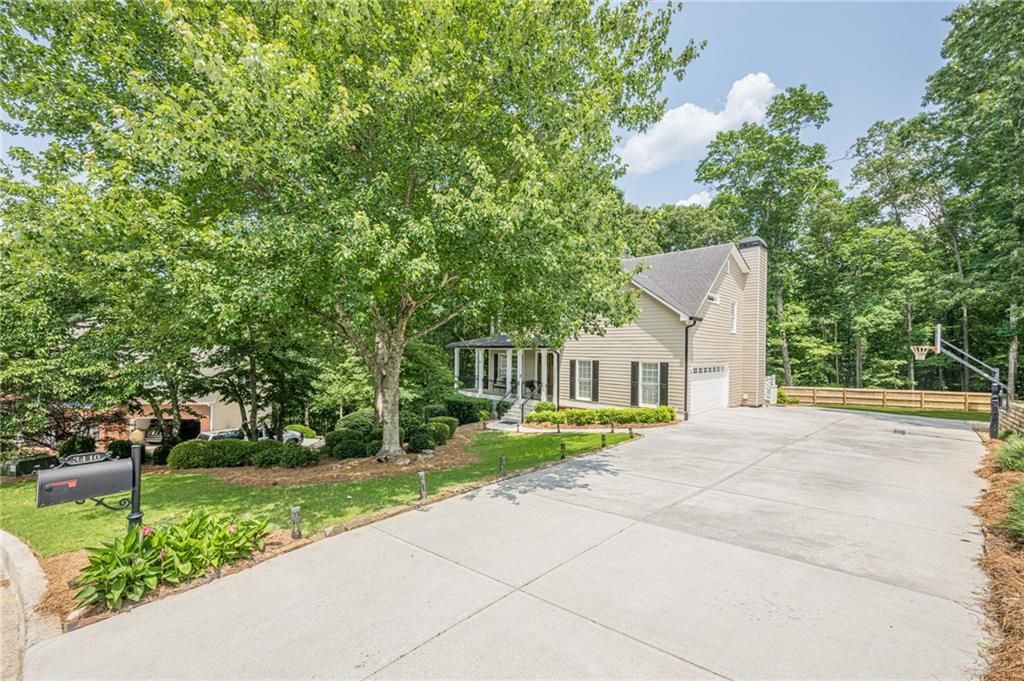 Image 60 of property listing at 3440 Canyon Oak Way, Cumming, GA 30041