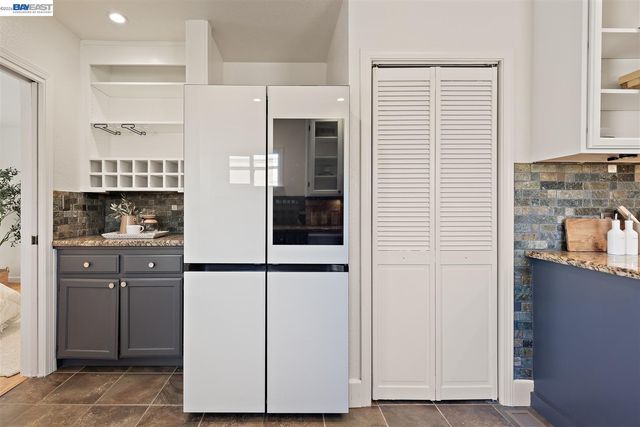 2906 Washington St, Alameda, CA 94501