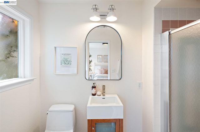 2906 Washington St, Alameda, CA 94501