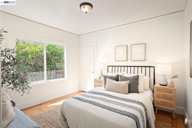 2906 Washington St, Alameda, CA 94501