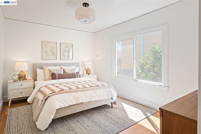 2906 Washington St, Alameda, CA 94501