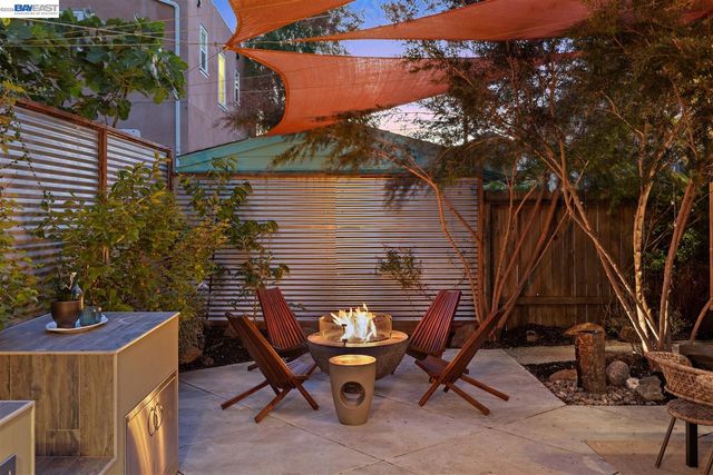2906 Washington St, Alameda, CA 94501