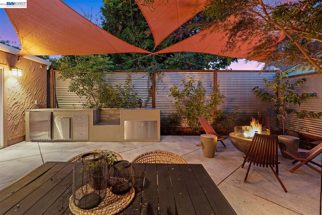 2906 Washington St, Alameda, CA 94501