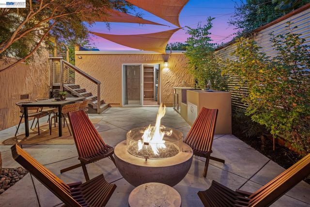 2906 Washington St, Alameda, CA 94501