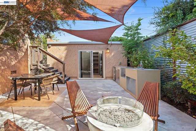 2906 Washington St, Alameda, CA 94501