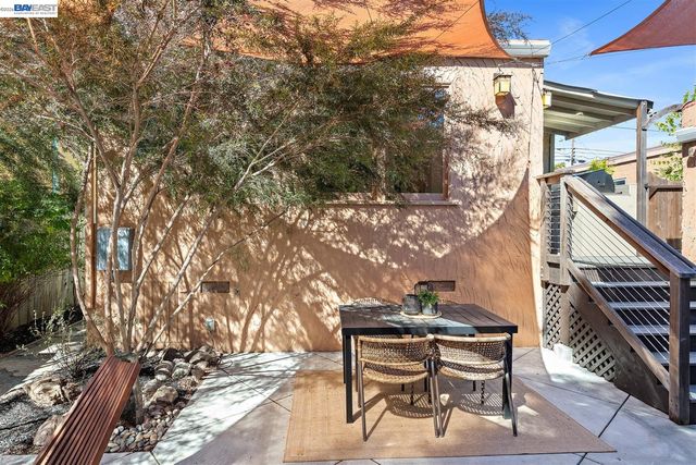 2906 Washington St, Alameda, CA 94501