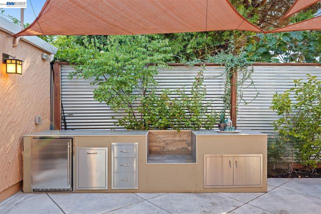2906 Washington St, Alameda, CA 94501