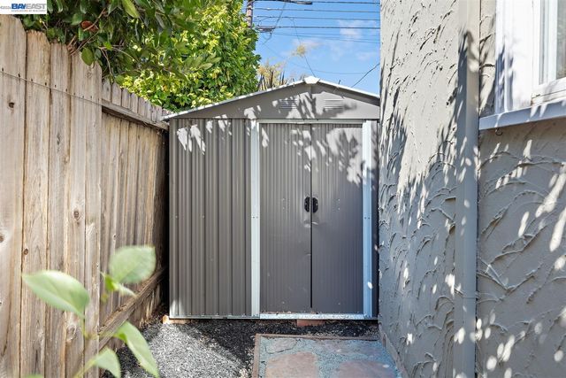 2906 Washington St, Alameda, CA 94501