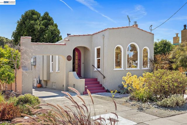 2906 Washington St, Alameda, CA 94501