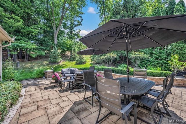 821 Box Canyon Court, Rochester Hills, MI 48309