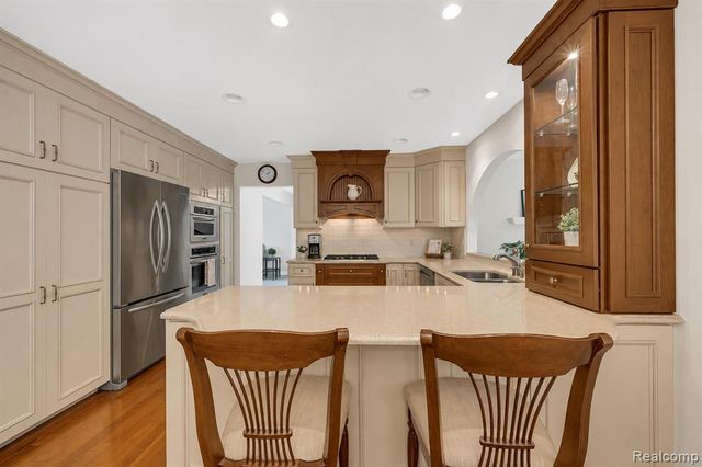 821 Box Canyon Court, Rochester Hills, MI 48309