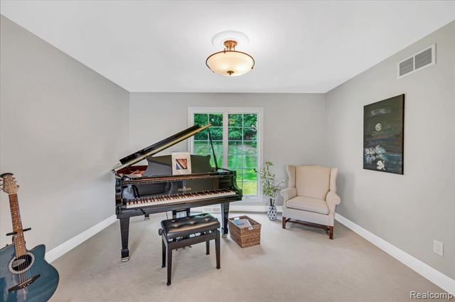 821 Box Canyon Court, Rochester Hills, MI 48309