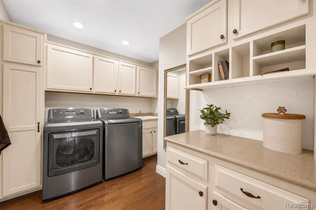 821 Box Canyon Court, Rochester Hills, MI 48309