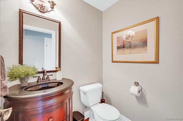 821 Box Canyon Court, Rochester Hills, MI 48309