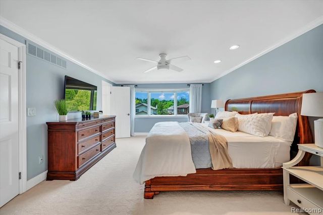 821 Box Canyon Court, Rochester Hills, MI 48309