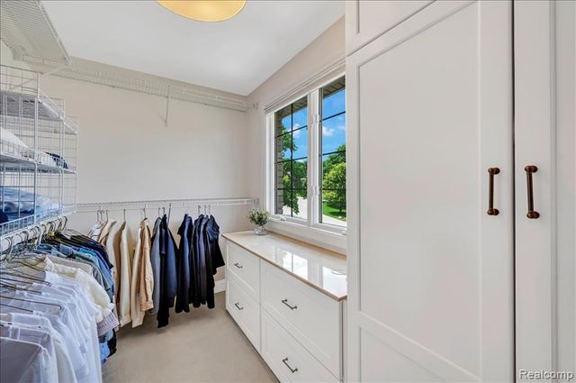 821 Box Canyon Court, Rochester Hills, MI 48309