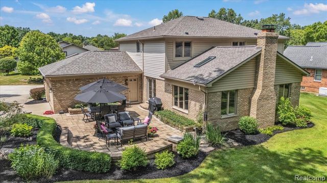 821 Box Canyon Court, Rochester Hills, MI 48309