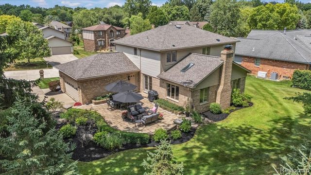 821 Box Canyon Court, Rochester Hills, MI 48309