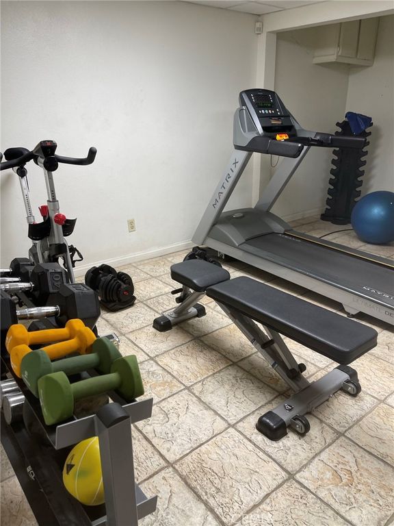 Image 11 of property listing at 5143 Bakman 308, North Hollywood, CA 91601