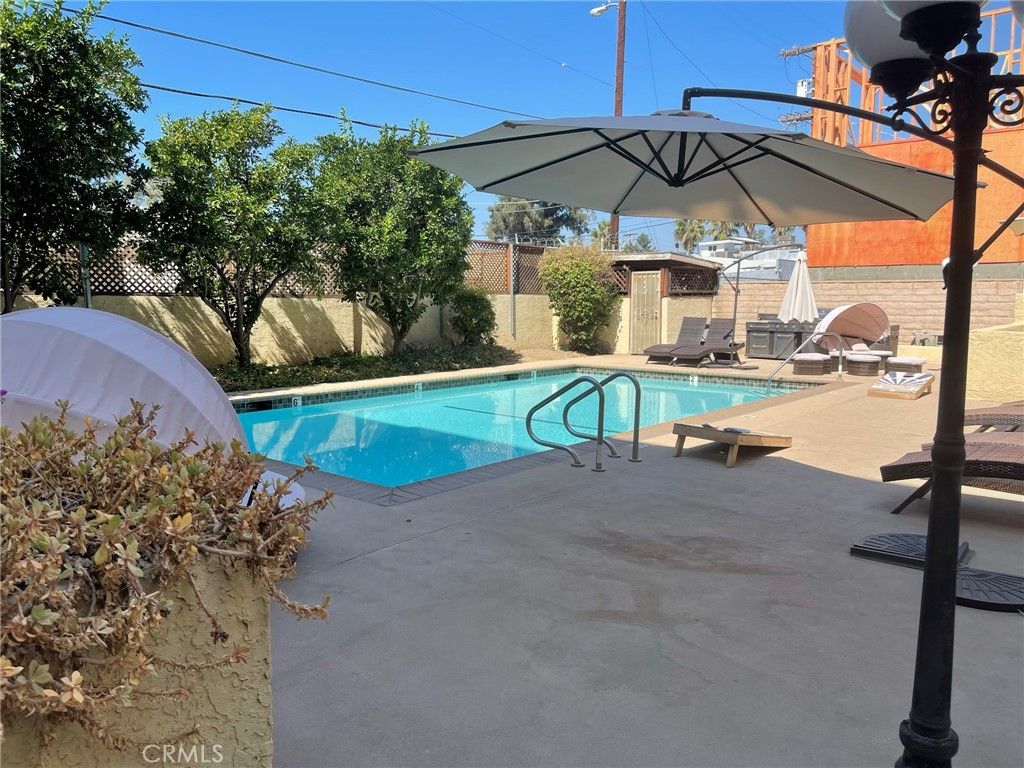 Image 13 of property listing at 5143 Bakman 308, North Hollywood, CA 91601