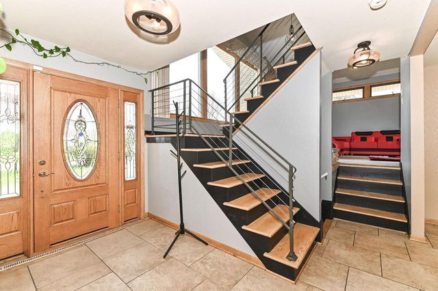 8947 Santa Monica BOULEVARD, Bayside, WI 53217