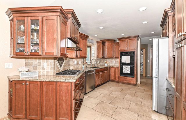 8947 Santa Monica BOULEVARD, Bayside, WI 53217
