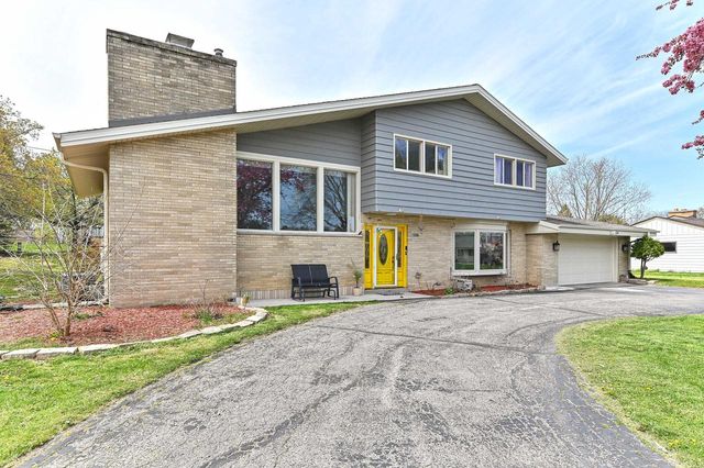 8947 Santa Monica BOULEVARD, Bayside, WI 53217